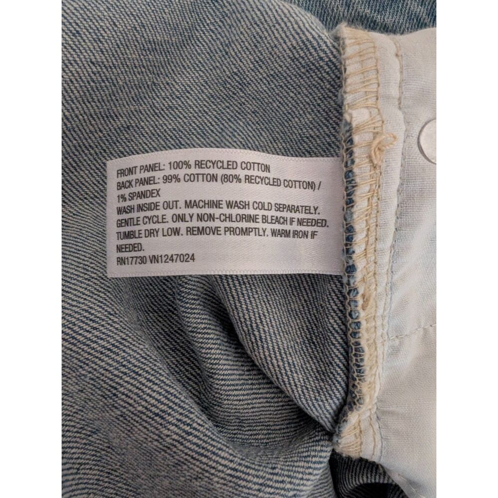 Wild Fable Women's Ultra Light Wash Low-Rise Bootcut Jeans Size 28 - Picture 6 of 7